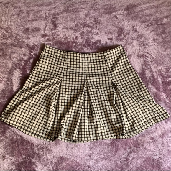 Max Studio Pleated Skirt - Picture 1 of 3